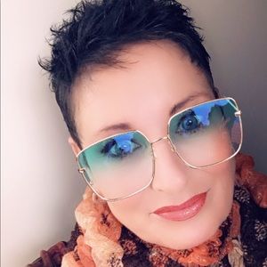 Meet your Posher, Candice